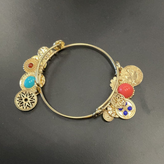 J19 - Vintage Charm Bangle