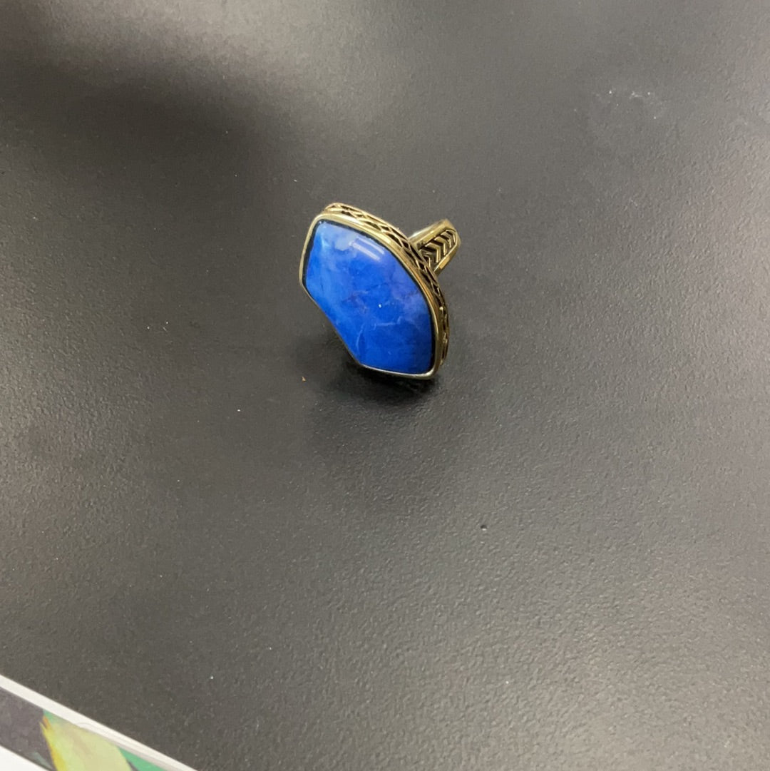 J22 - Vintage Ring with Blue Stone